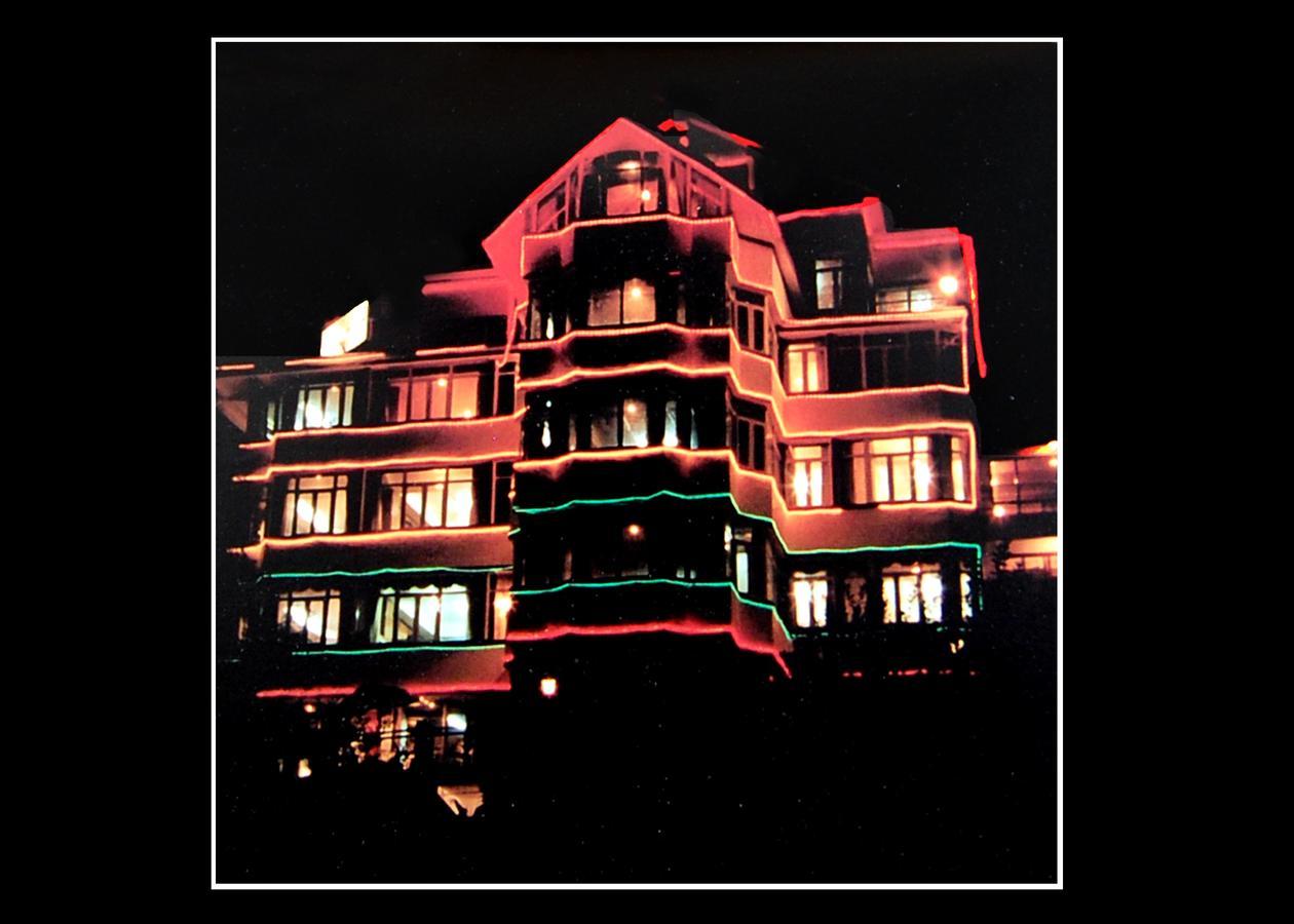 Hotel Out Town - Manali (Himachal Pradesh) — Photos 2
